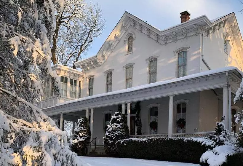 ベッドアンドブレックファースト Susquehanna Manor Inn