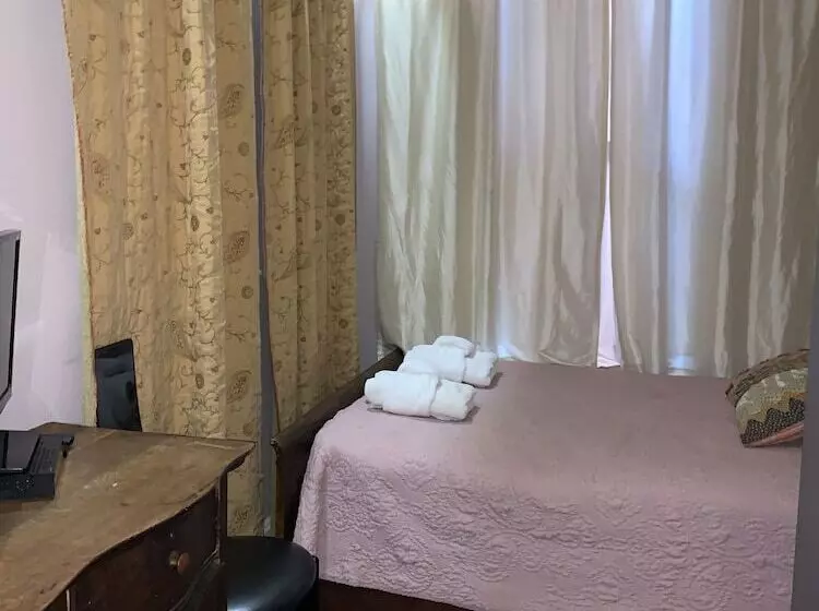 تختخواب و صبحانه The Melva Inn Harlem