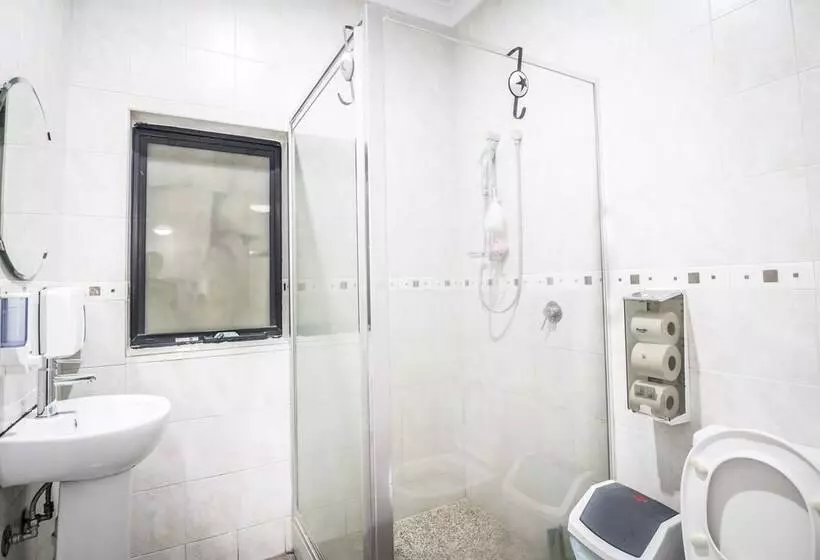 Downtown Backpackers Hostel Perth Note Valid Passport Required For Check In