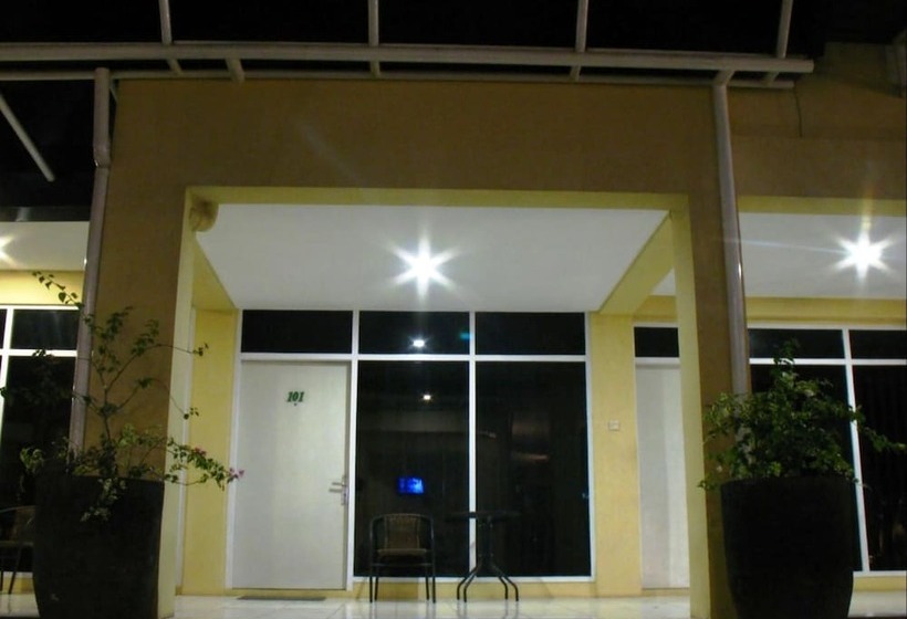 בית מלון כפרי Cengkareng Transit