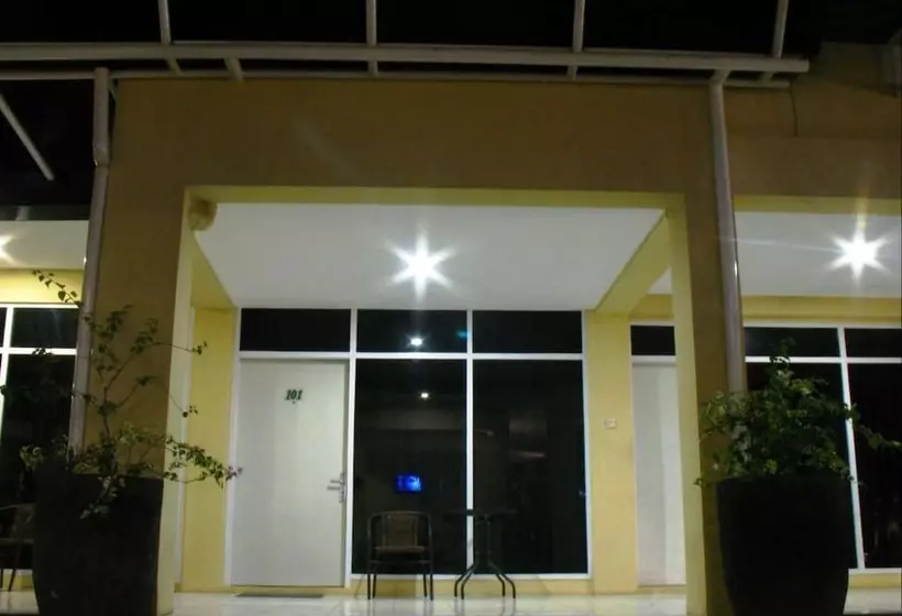Hotelli Cengkareng Transit