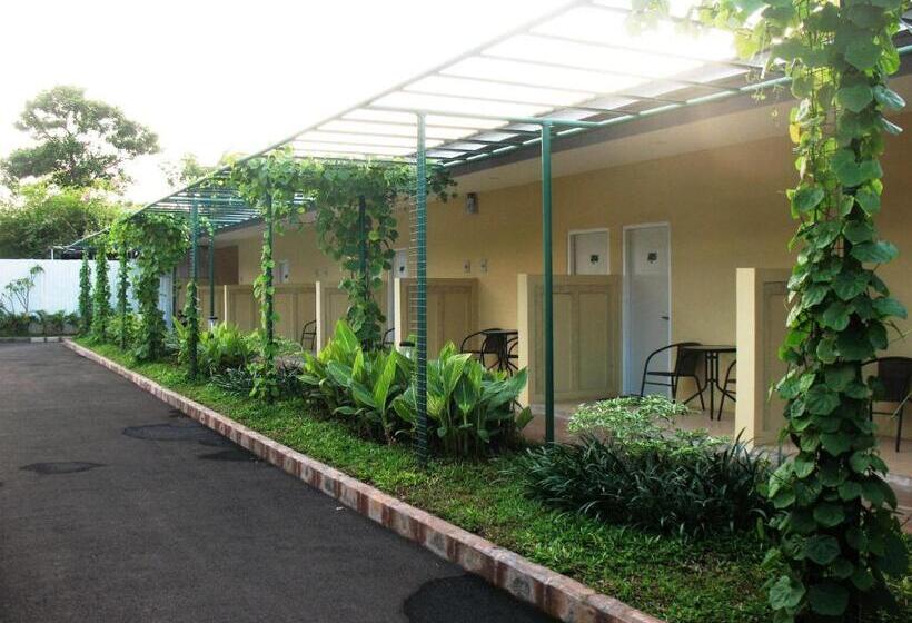 בית מלון כפרי Cengkareng Transit