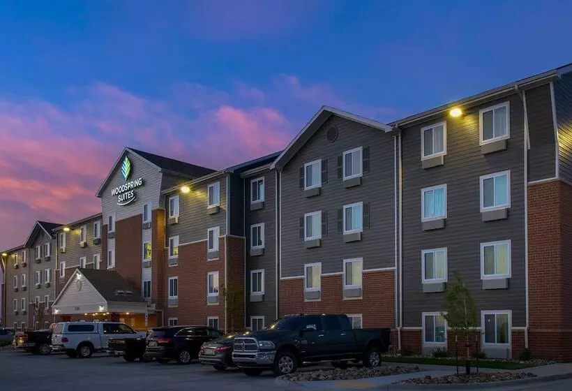 هتل Woodspring Suites Fargo North Near Ndsu