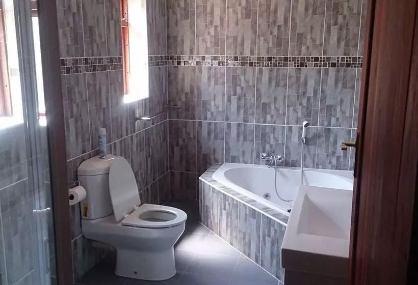 هتل Wozani Lodge