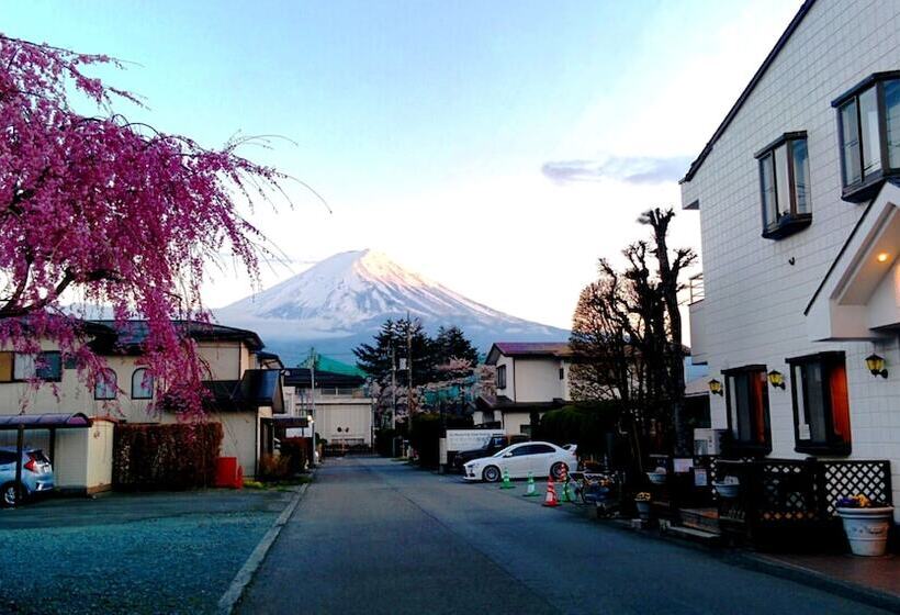 K S House Fuji View   Travelers Hostel