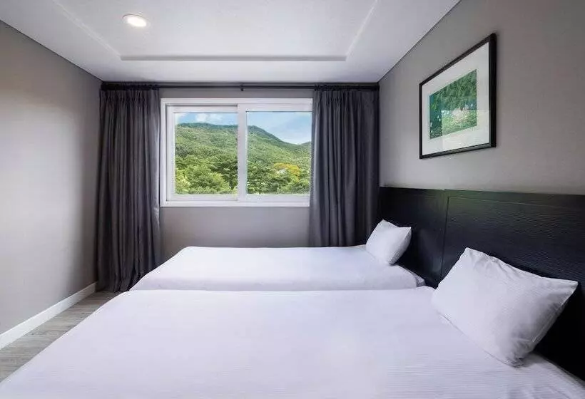 Oak Valley Resort