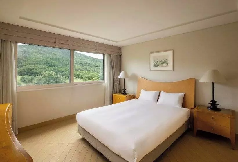 Oak Valley Resort