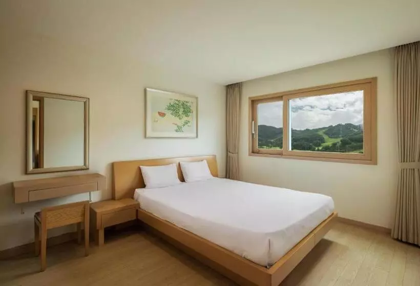 Oak Valley Resort