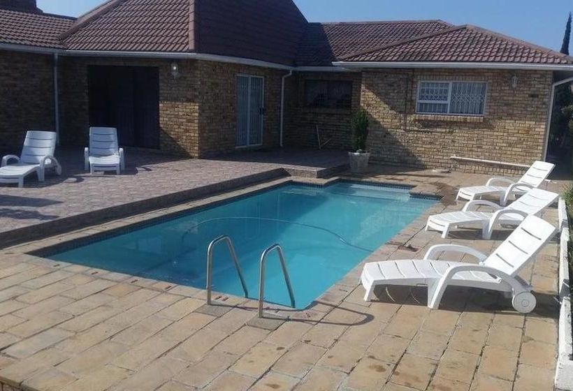 פנסיון Ebenezer Guesthouse Bluewater Bay