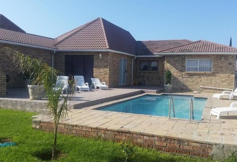 פנסיון Ebenezer Guesthouse Bluewater Bay