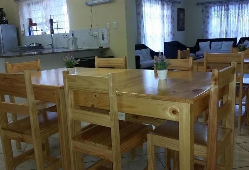 פנסיון Ebenezer Guesthouse Bluewater Bay