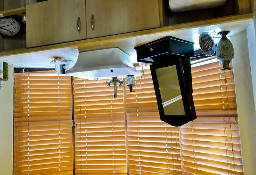 פנסיון Warwick Place