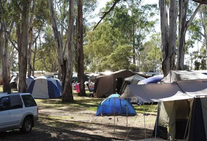 Victoria Lake Holiday Park