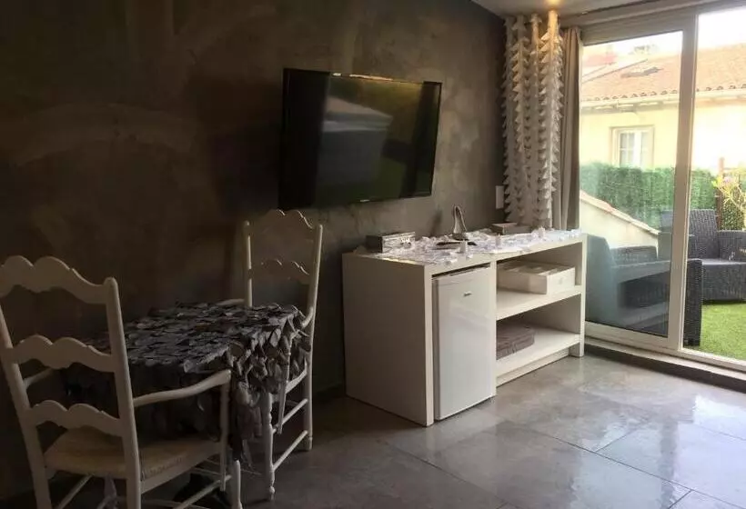 تختخواب و صبحانه Les Chambres De Naevag