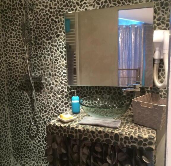 تختخواب و صبحانه Les Chambres De Naevag