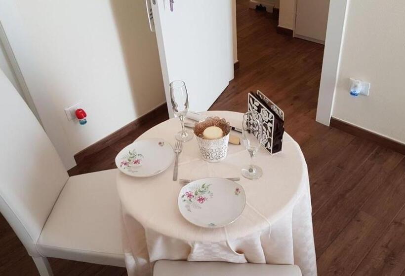 تختخواب و صبحانه Sweet Dreams