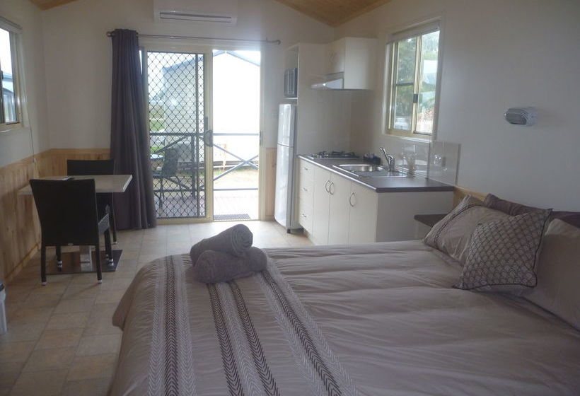 Отель Harbour Lights Tourist Park