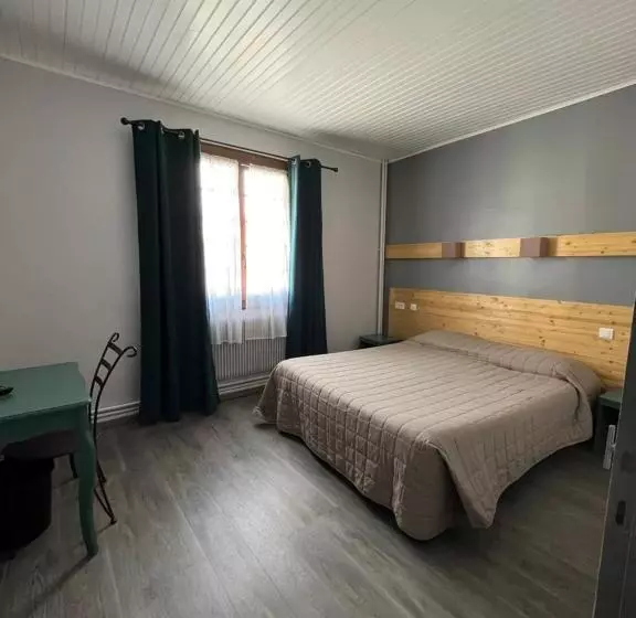 ホテル Hôtel Le Coq D Or