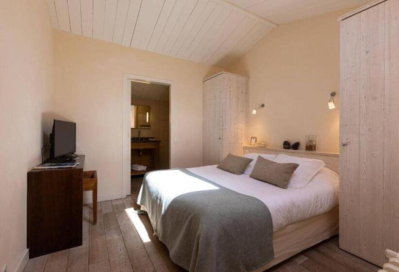 فندق Le Chat Botté