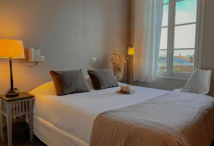 فندق Le Chat Botté