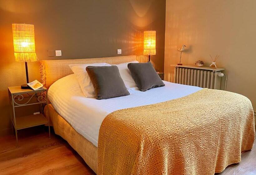 فندق Le Chat Botté