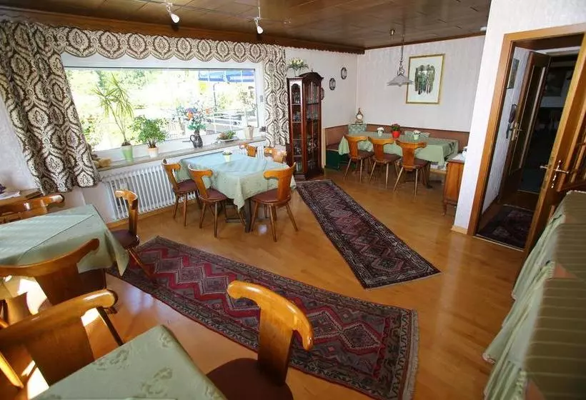 Hotelli Pension Weinberg Mit Landhaus Nizza