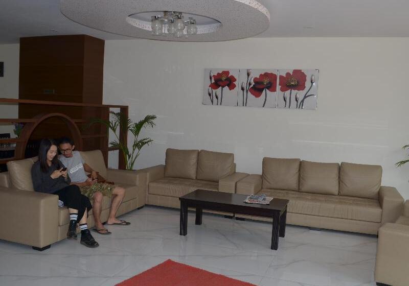 هتل Regal Airport