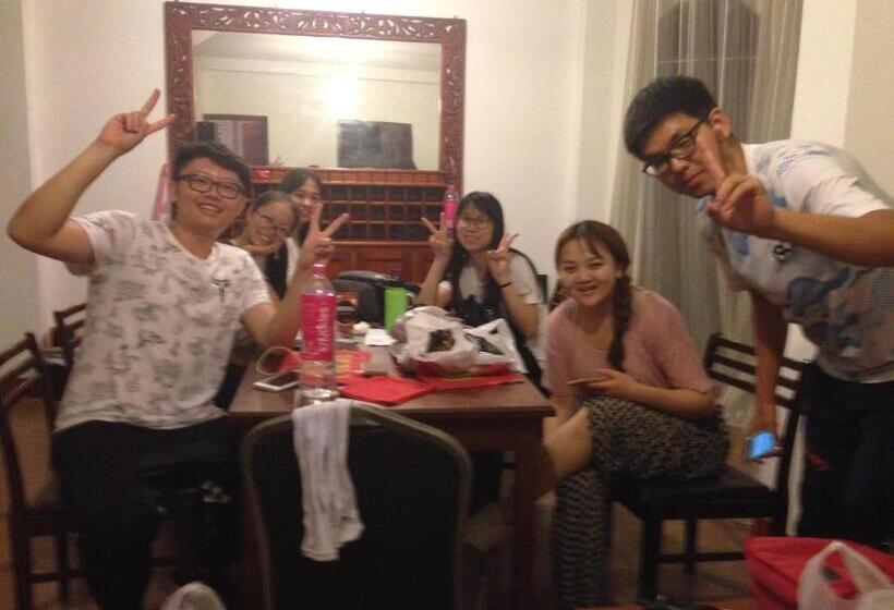 Hotel Tree Breeze Inn