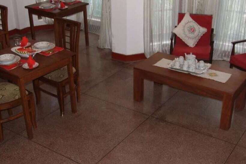 Hotel Tree Breeze Inn