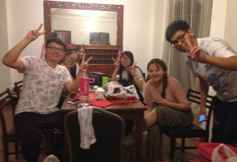 Hotel Tree Breeze Inn