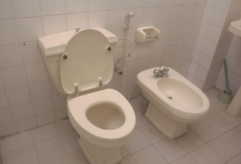 Hotel Tree Breeze Inn