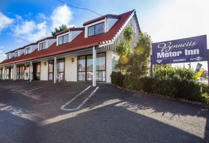 מוטל Bennetts Thermal Motor Inn