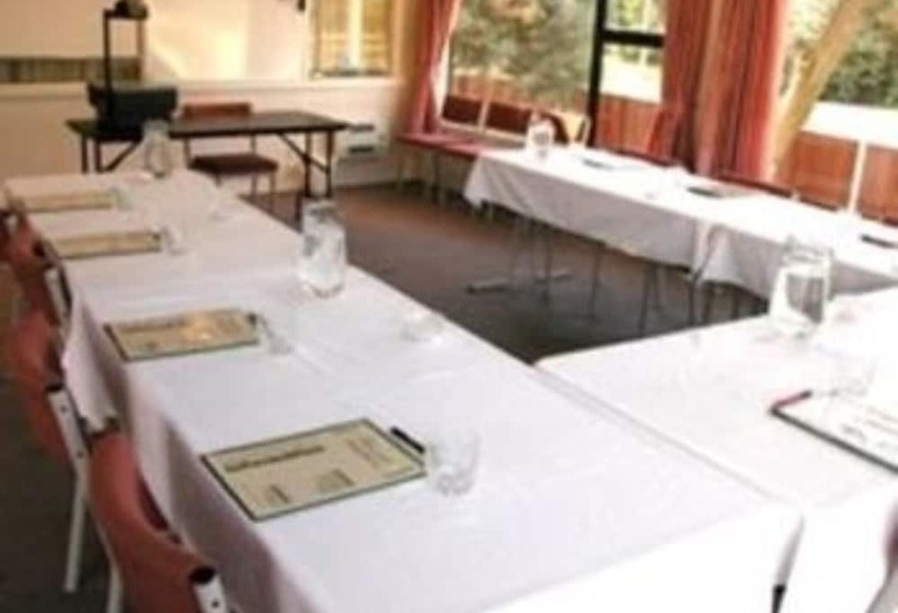 מוטל Bennetts Thermal Motor Inn