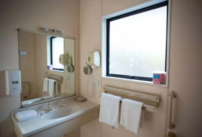 مُتل Bennetts Thermal Motor Inn