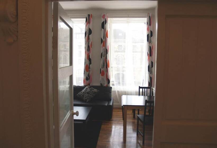 Niddry Street Apartments Edinburgh