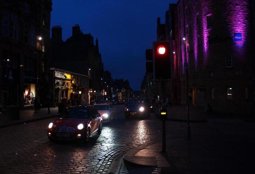 Niddry Street Apartments Edinburgh
