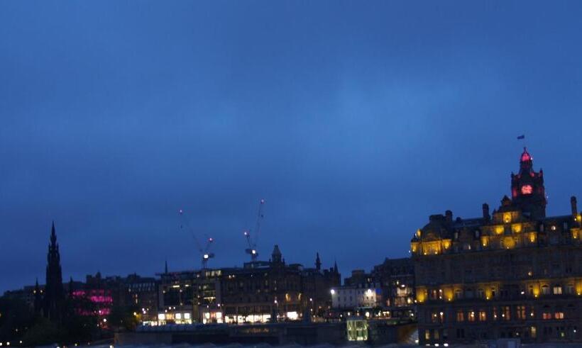 Niddry Street Apartments Edinburgh