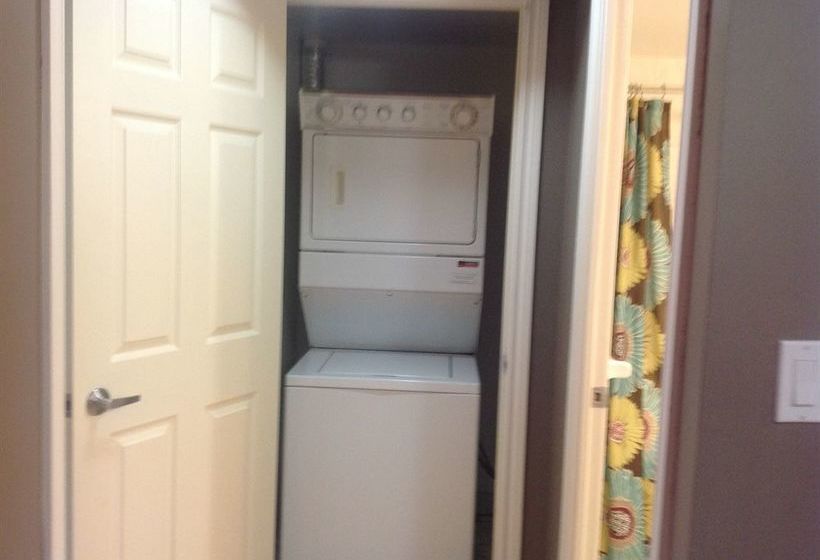 Oxford Furnished Apartments, Mississauga