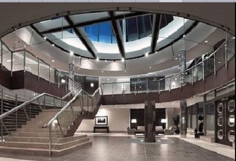 Oxford Furnished Apartments, Mississauga