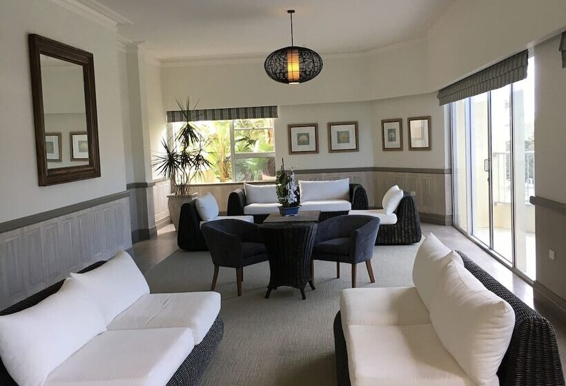 Pacific Plaza Apartments