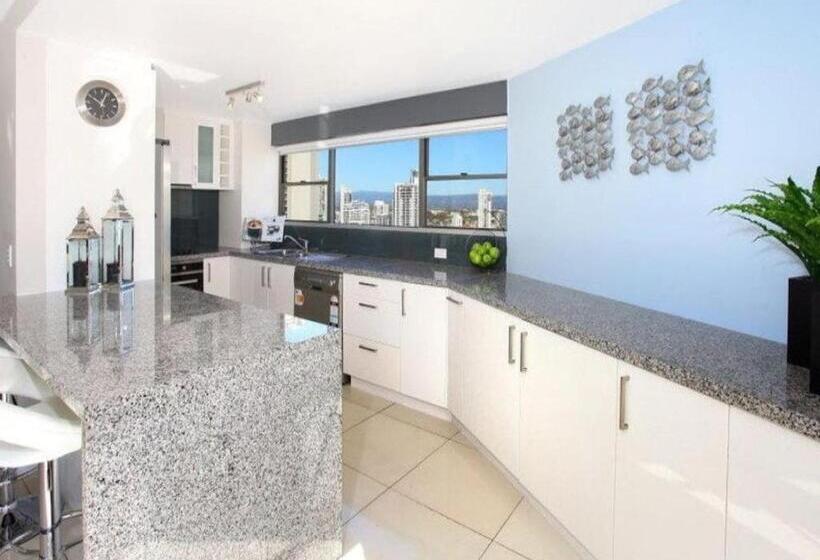 Pacific Plaza Apartments