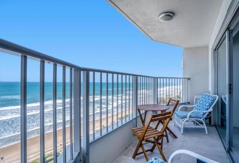 Pacific Plaza Apartments