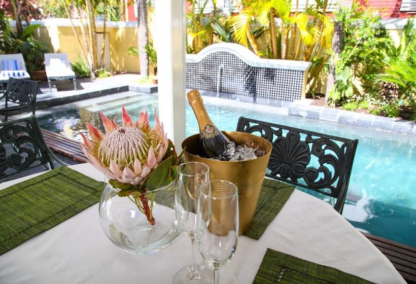 Majatalo Hunneyball House