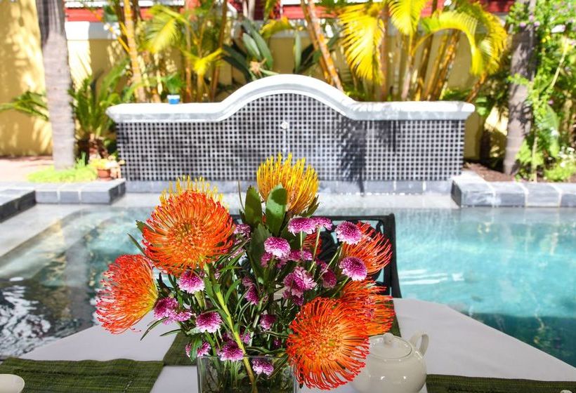 Majatalo Hunneyball House