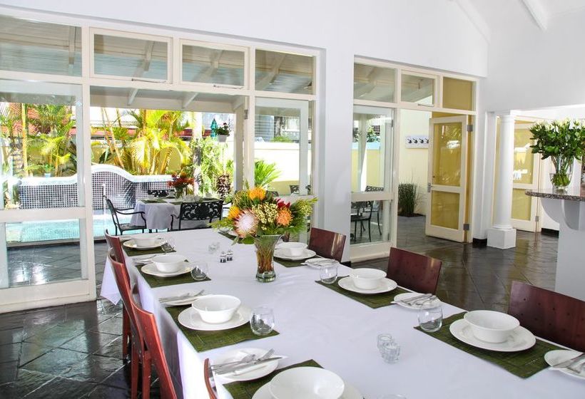 Majatalo Hunneyball House