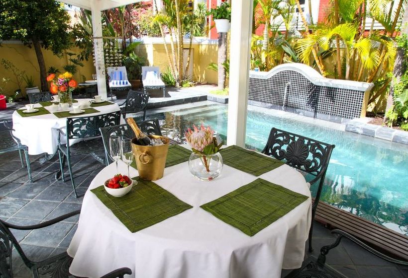 Majatalo Hunneyball House