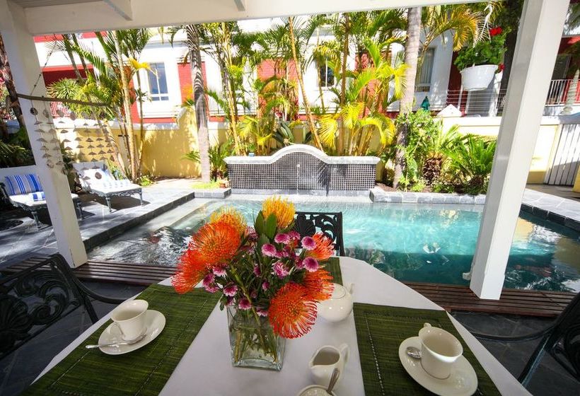 Majatalo Hunneyball House