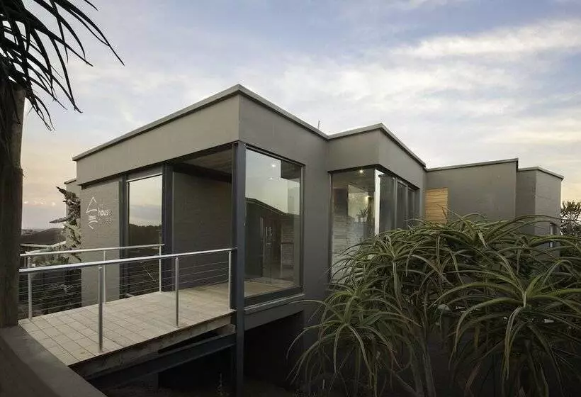 The House Quarters