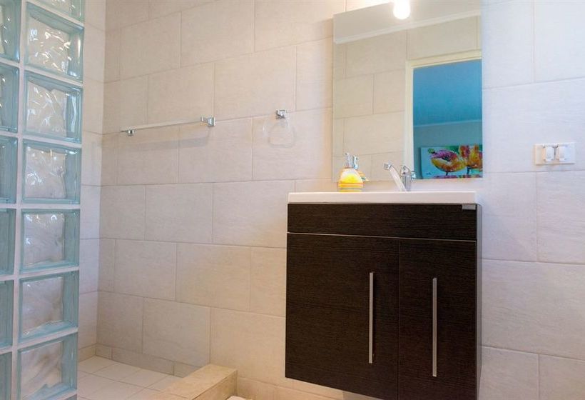 White Beach Apartments Palm Beach