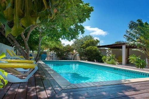 White Beach Apartments Palm Beach